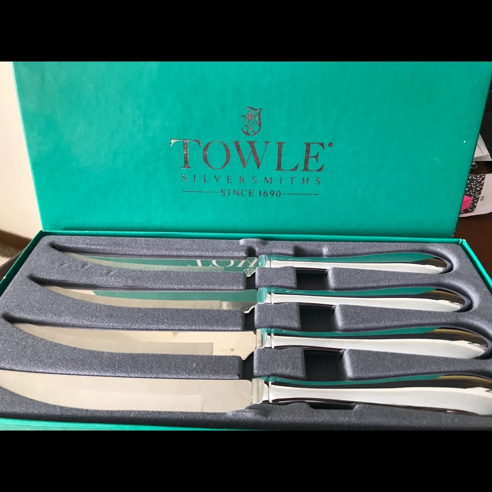 Towel Silversmiths 4 piece steak knife set -2 sets